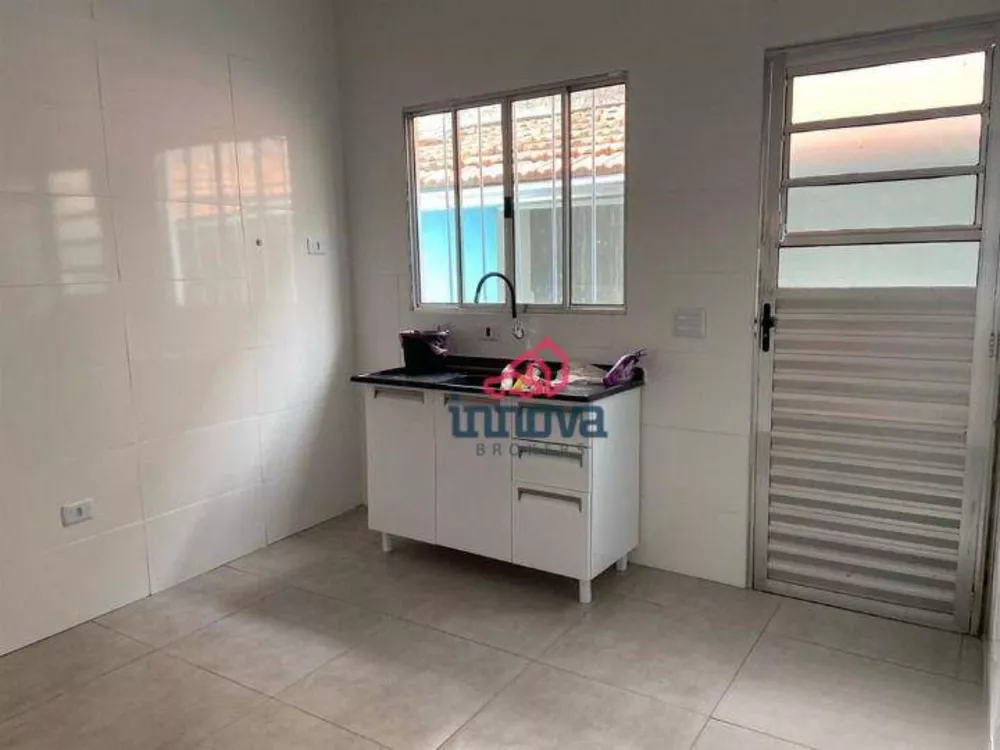 Casa à venda com 3 quartos, 81m² - Foto 1