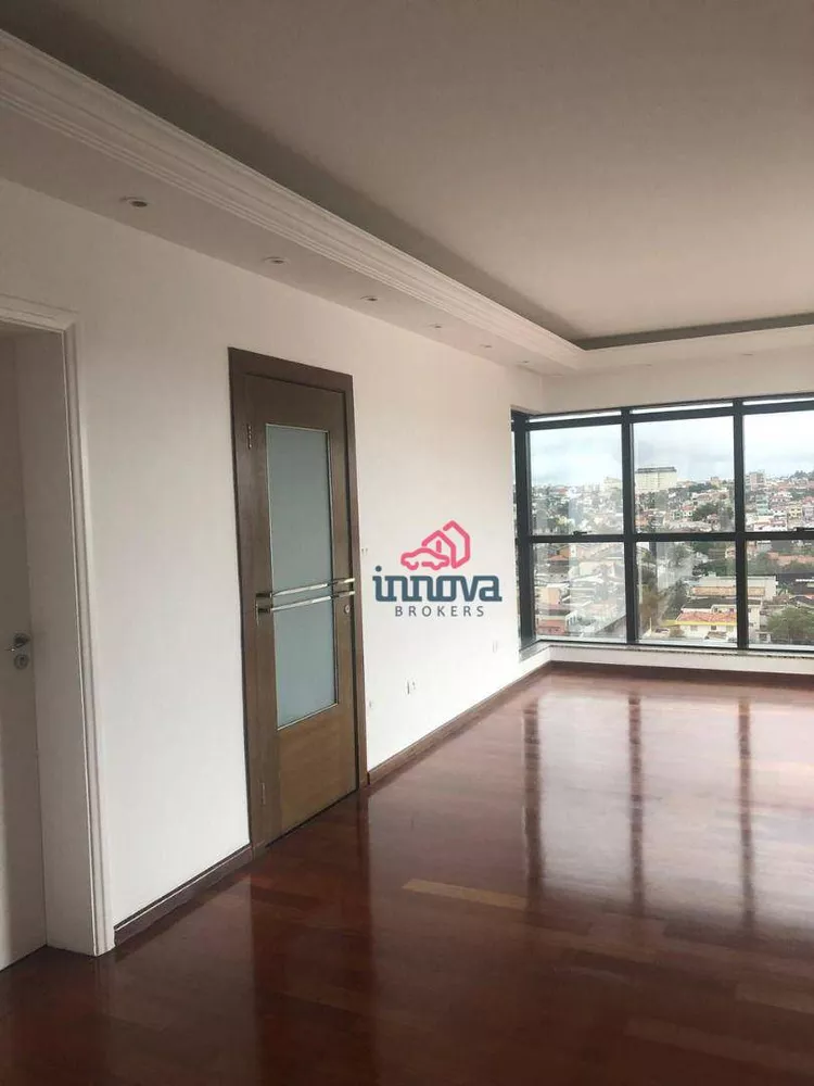 Apartamento à venda com 3 quartos, 145m² - Foto 1