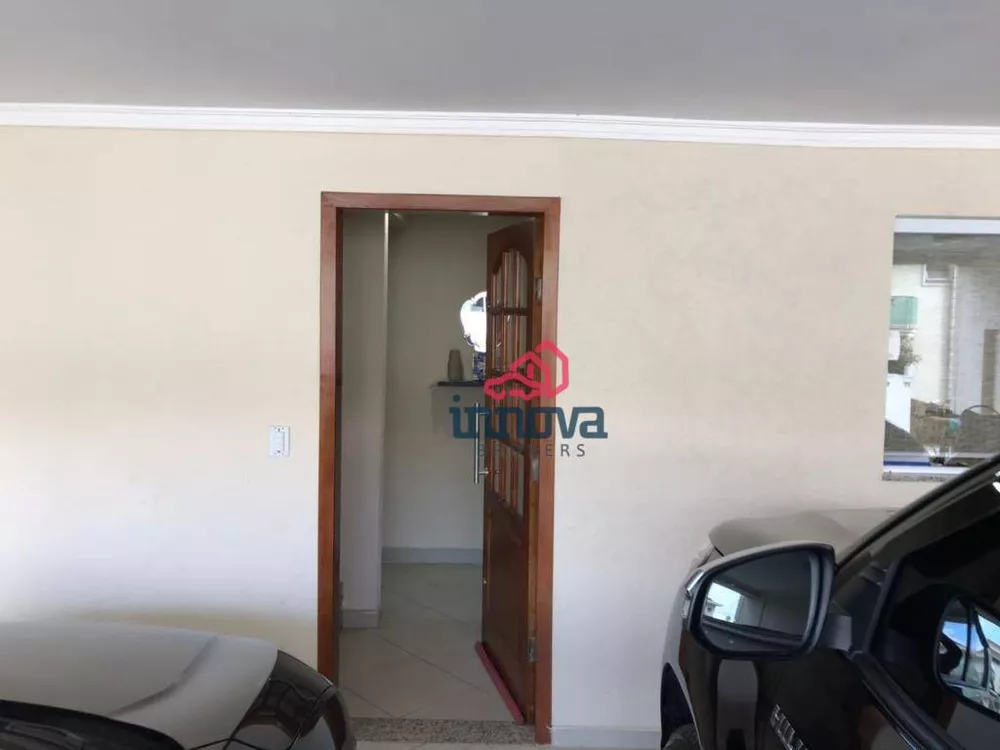 Sobrado à venda com 3 quartos, 224m² - Foto 2