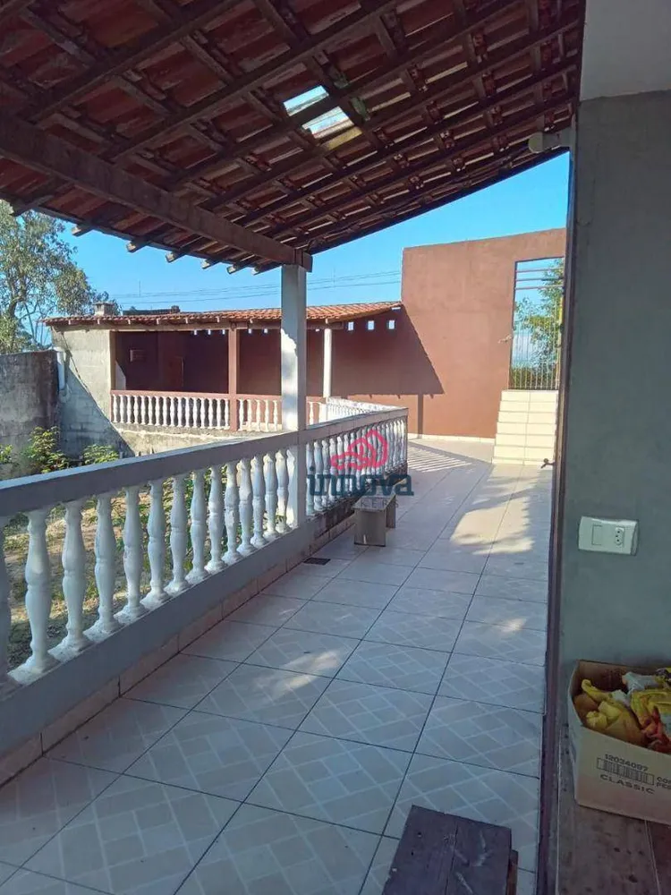 Chácara, 3 quartos, 1302 m² - Foto 2
