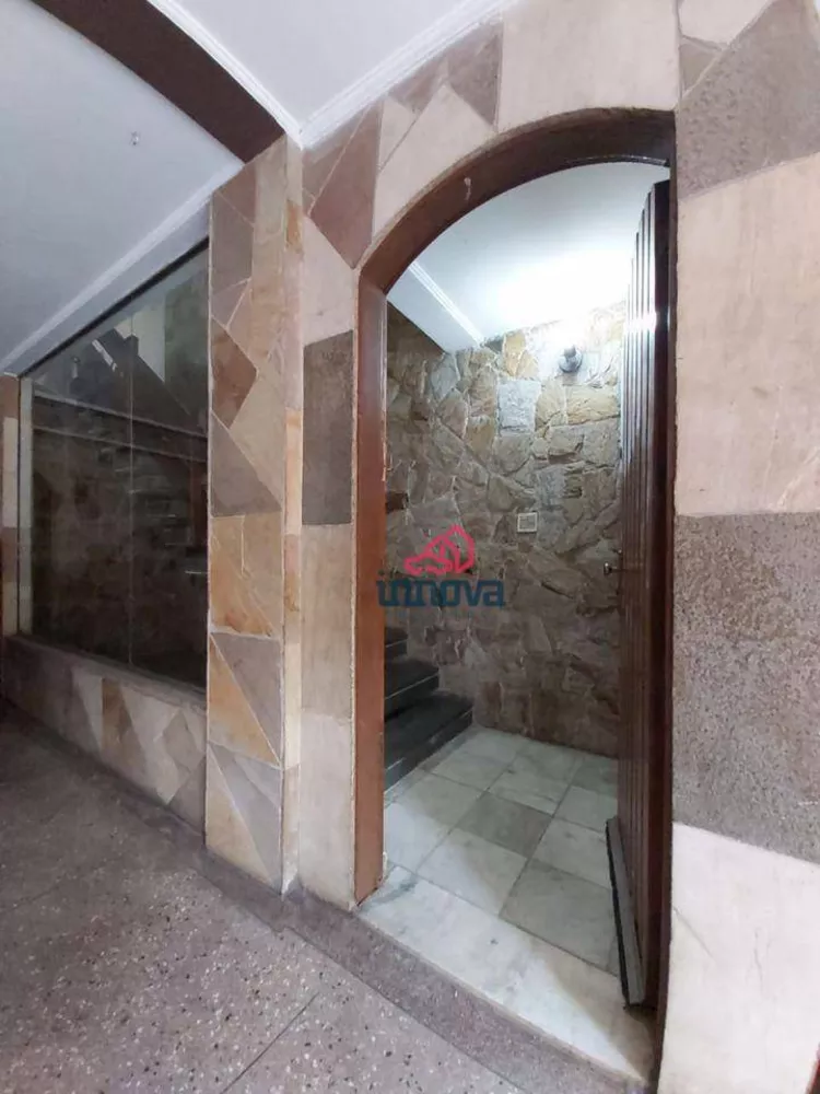 Sobrado, 4 quartos, 240 m² - Foto 1