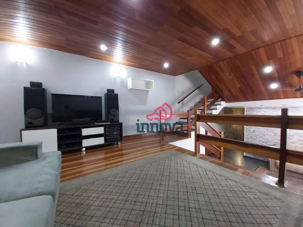 Sobrado, 4 quartos, 240 m² - Foto 1