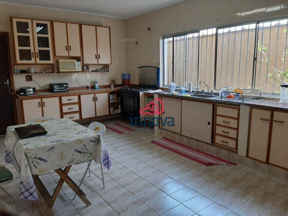 Sobrado, 3 quartos, 270 m² - Foto 2