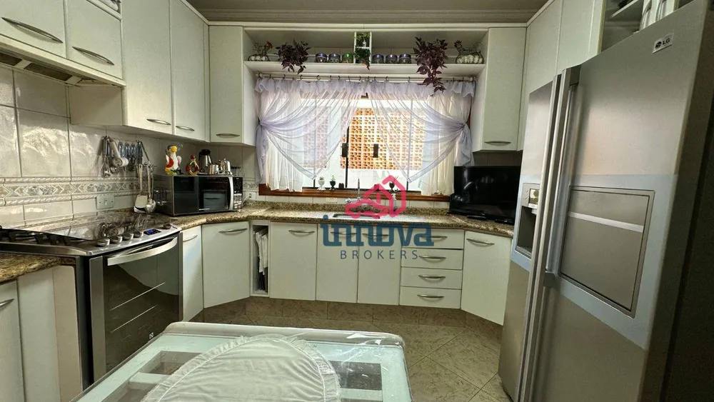 Sobrado, 4 quartos, 220 m² - Foto 2