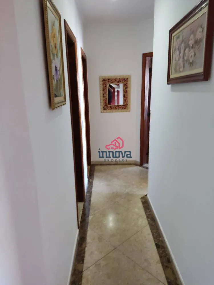 Cobertura, 3 quartos, 198 m² - Foto 2