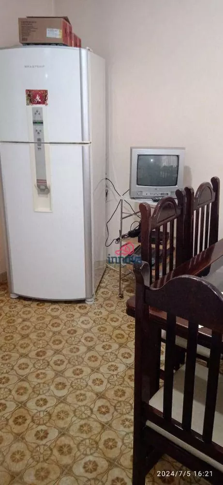 Apartamento à venda com 4 quartos, 200m² - Foto 4