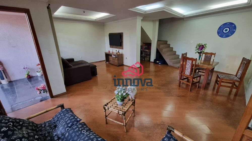 Sobrado, 3 quartos, 236 m² - Foto 2