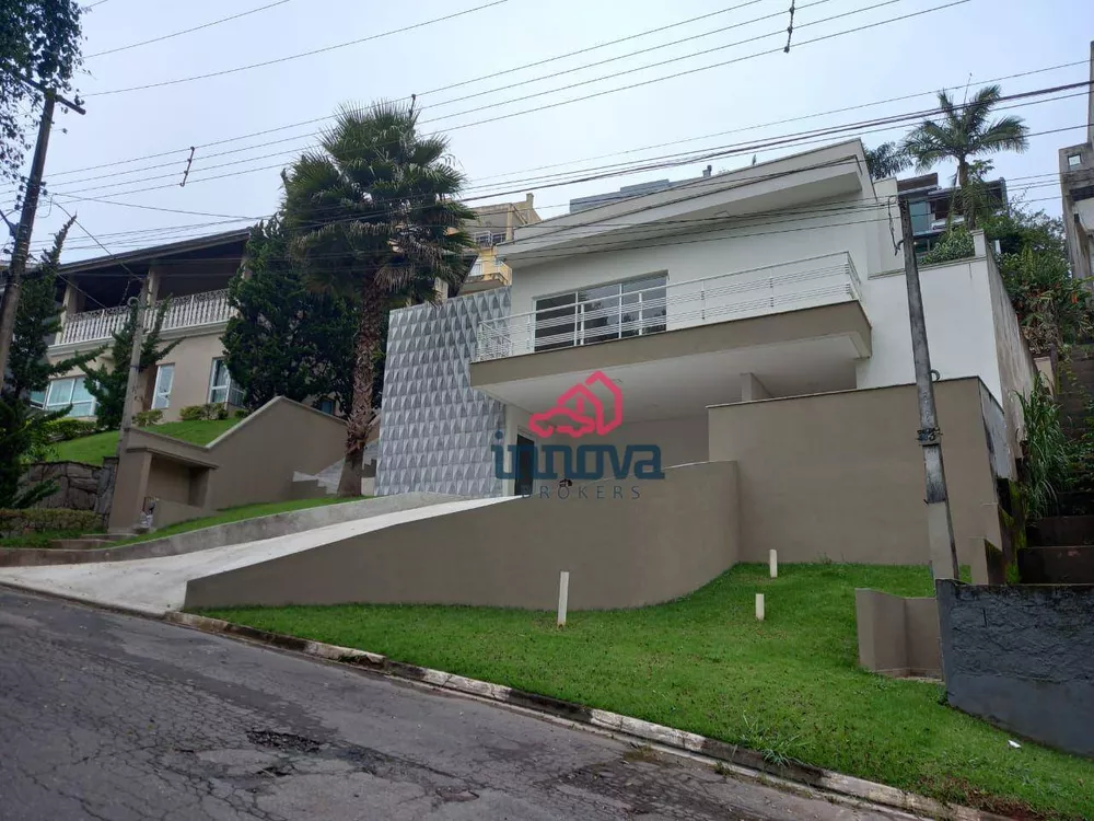 Sobrado à venda com 3 quartos, 250m² - Foto 1