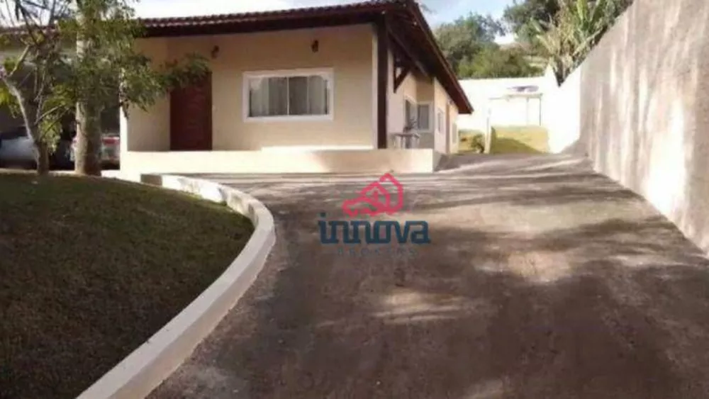 Casa à venda com 3 quartos, 300m² - Foto 2