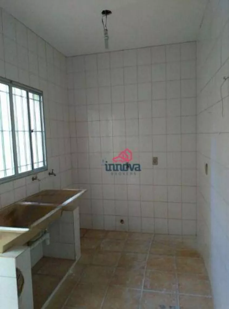 Casa à venda com 3 quartos, 150m² - Foto 2