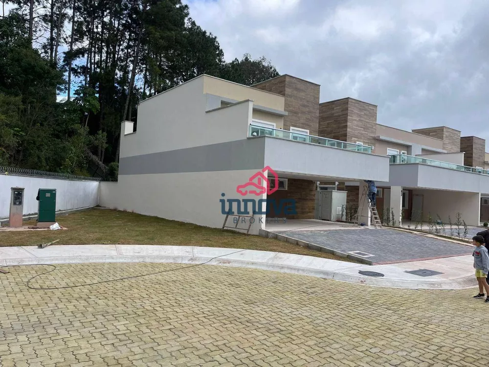 Casa de Condomínio à venda com 4 quartos, 201m² - Foto 3