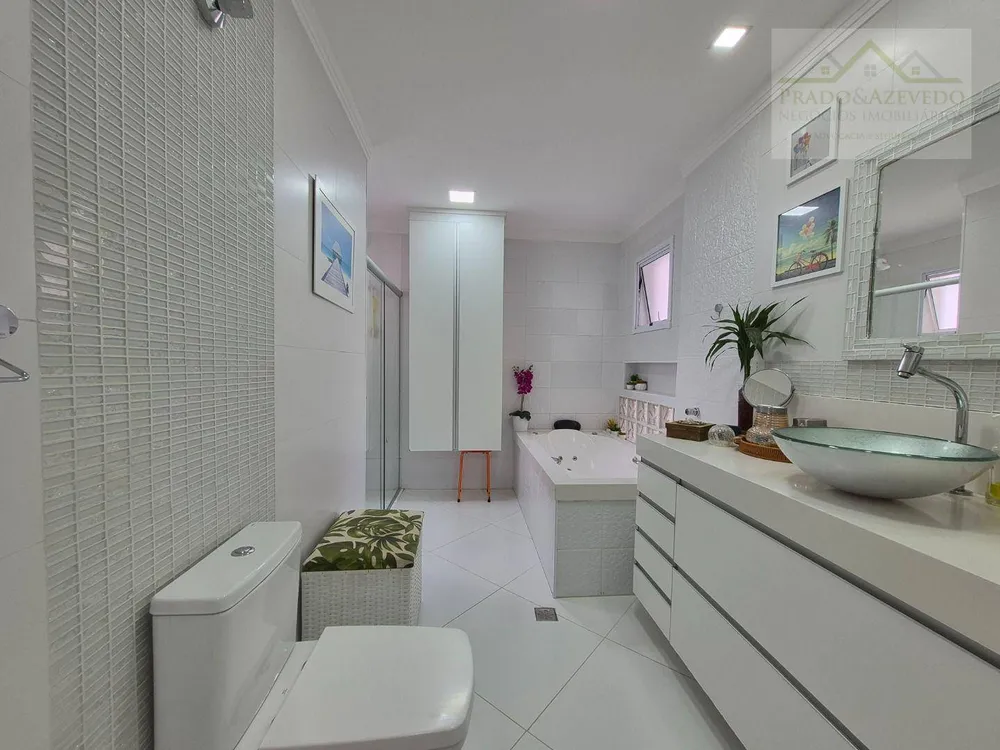 Casa, 3 quartos, 270 m² - Foto 1