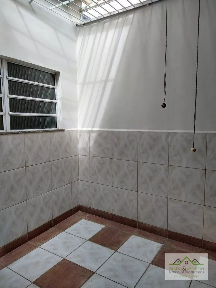 Casa à venda com 4 quartos, 160m² - Foto 3