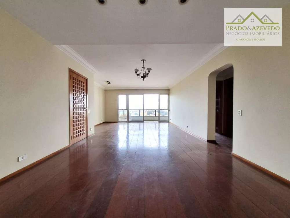 Apartamento à venda com 3 quartos, 210m² - Foto 1