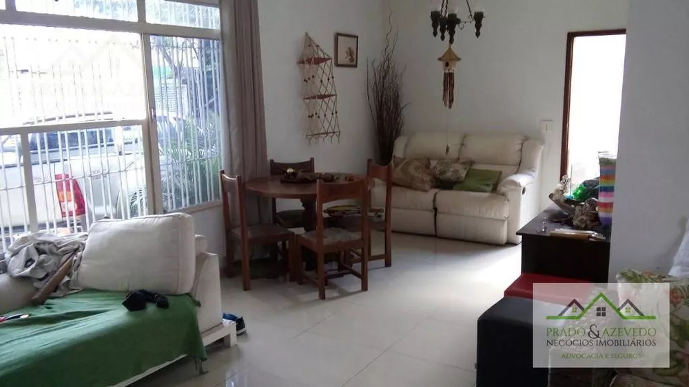 Casa à venda com 3 quartos, 193m² - Foto 1