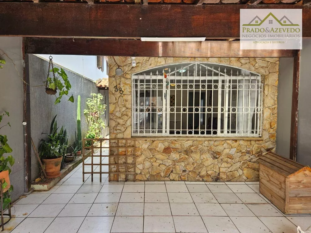 Casa à venda com 3 quartos, 144m² - Foto 1