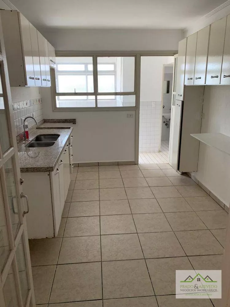 Apartamento à venda com 3 quartos, 121m² - Foto 3