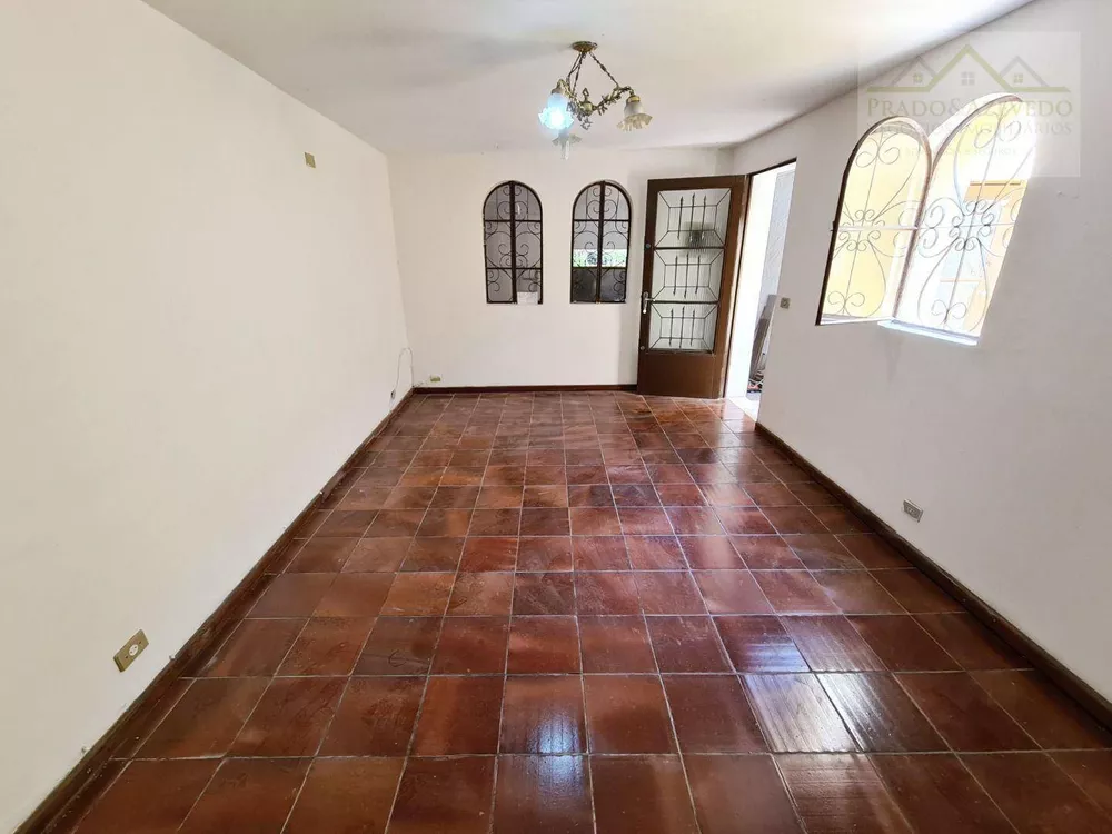 Casa à venda com 2 quartos, 140m² - Foto 2