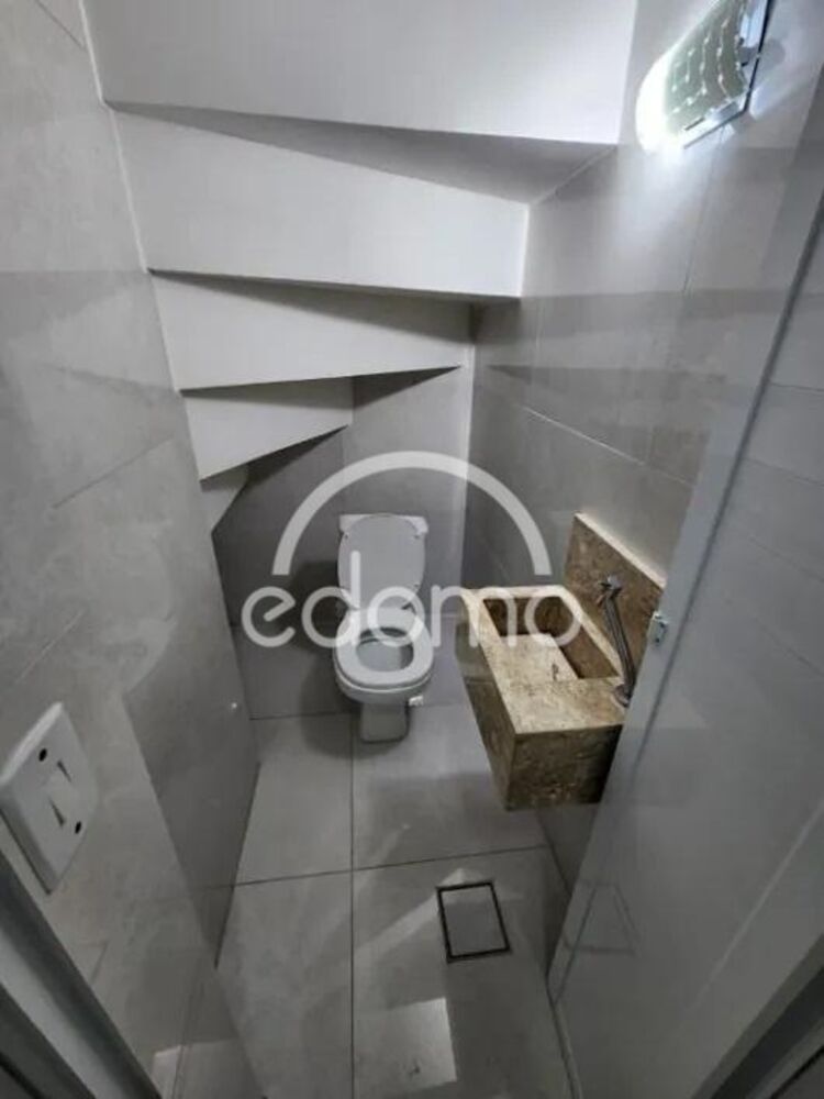 Casa para alugar com 3 quartos, 84m² - Foto 2