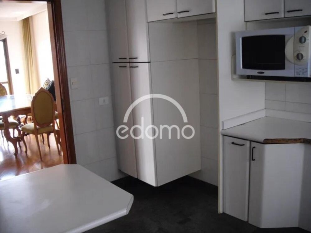 Apartamento para alugar com 3 quartos, 133m² - Foto 2