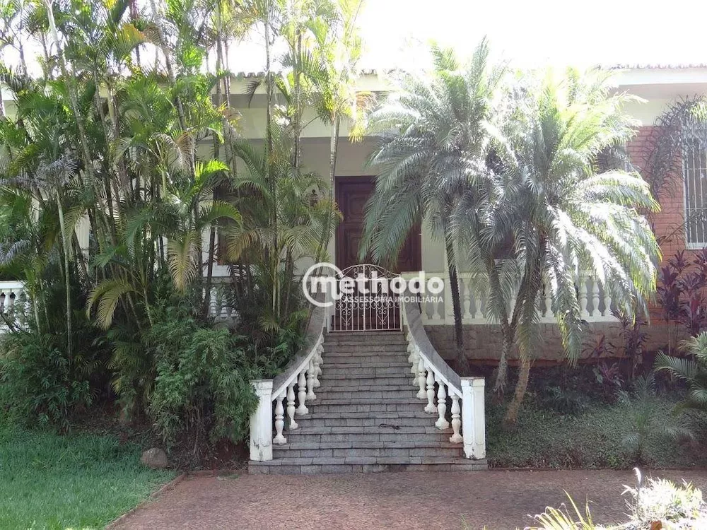 Casa à venda e aluguel com 7 quartos, 750m² - Foto 2