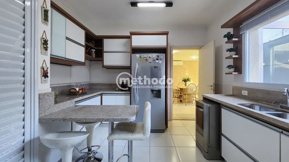 Casa, 4 quartos, 300 m² - Foto 1