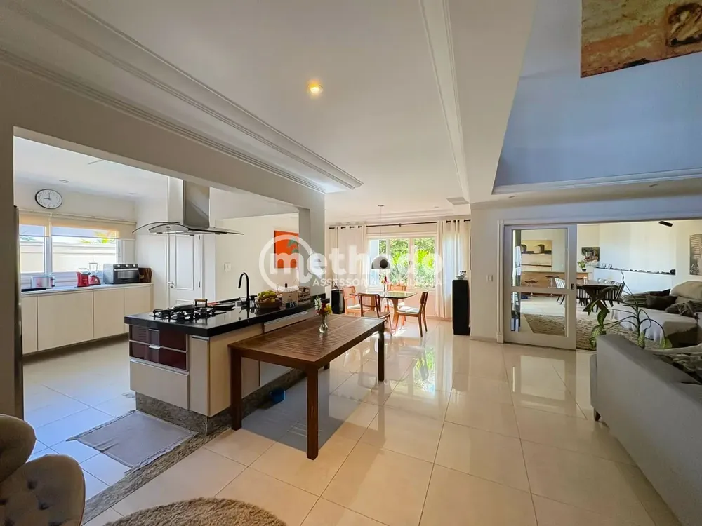 Casa, 3 quartos, 339 m² - Foto 2