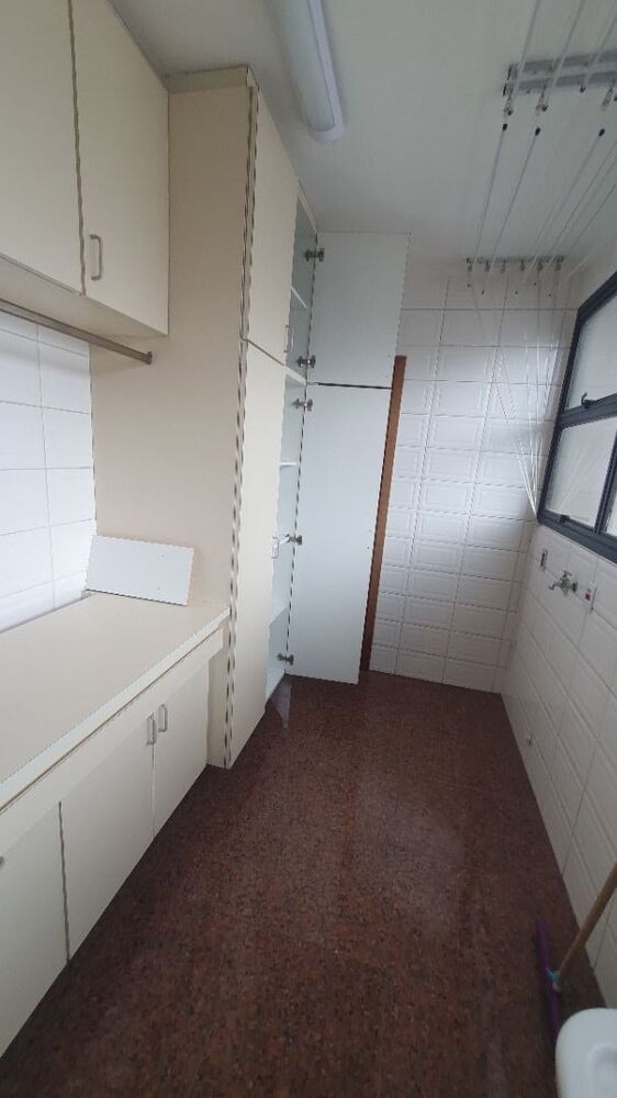 Apartamento para alugar com 4 quartos, 235m² - Foto 3