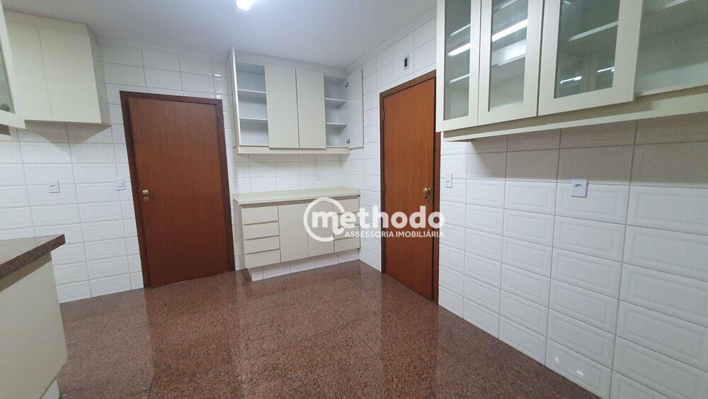 Apartamento para alugar com 4 quartos, 235m² - Foto 2