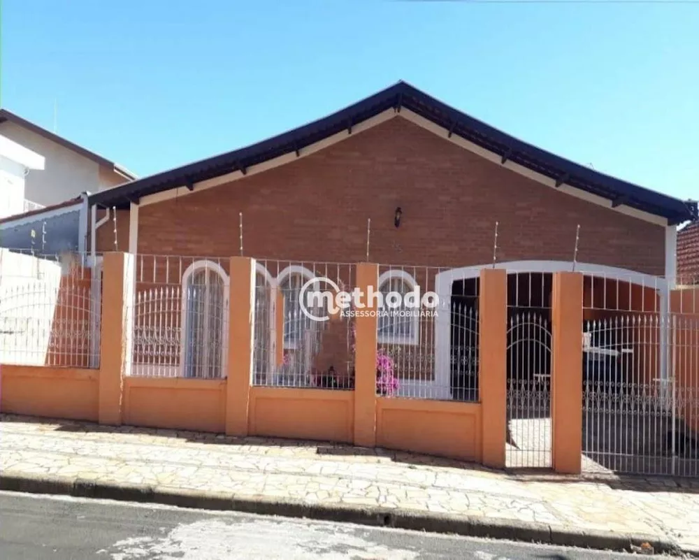 Casa à venda com 5 quartos, 210m² - Foto 1