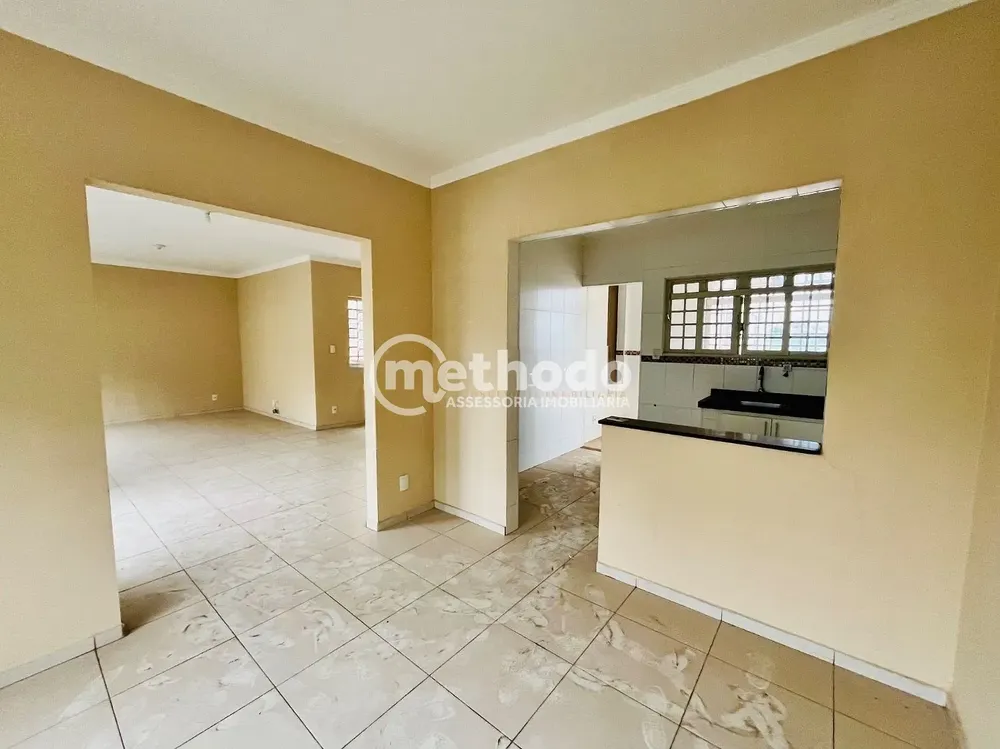 Casa, 6 quartos, 250 m² - Foto 3
