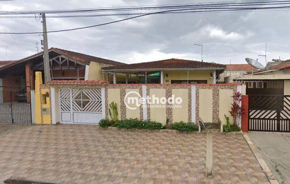 Casa à venda com 3 quartos, 204m² - Foto 1