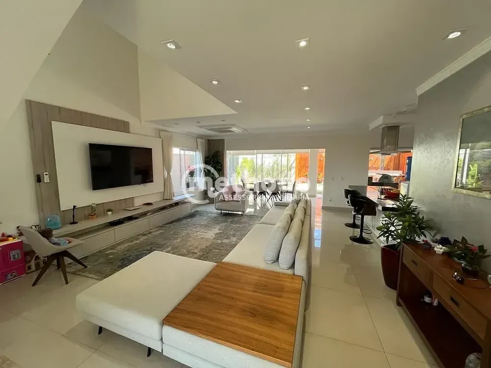 Casa, 3 quartos, 228 m² - Foto 2