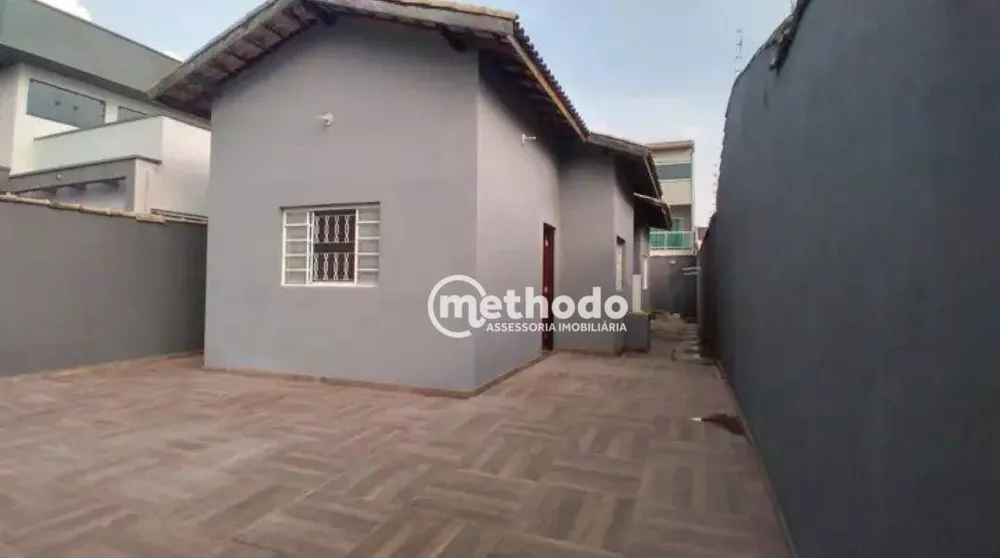 Casa à venda com 2 quartos, 71m² - Foto 1