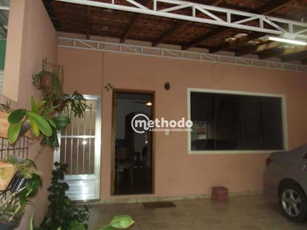 Casa de Condomínio à venda com 3 quartos, 209m² - Foto 2