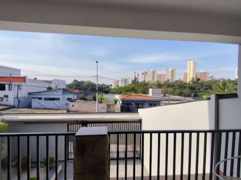 Casa à venda com 3 quartos, 267m² - Foto 1