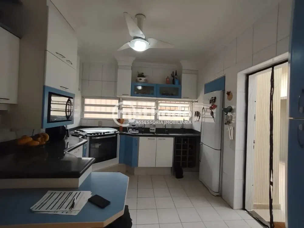 Casa, 5 quartos, 242 m² - Foto 3