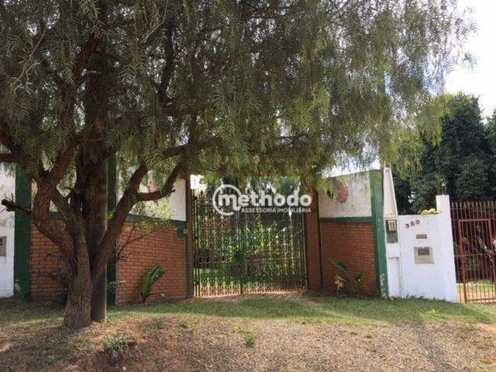 Chácara à venda com 3 quartos, 400m² - Foto 1