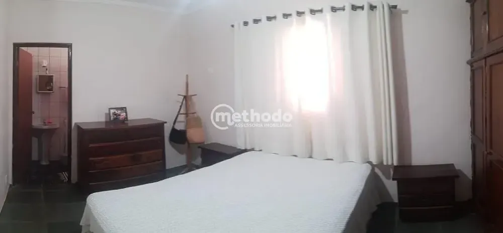 Chácara, 3 quartos, 1210 m² - Foto 1