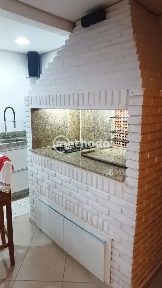 Chácara, 3 quartos, 1800 m² - Foto 1
