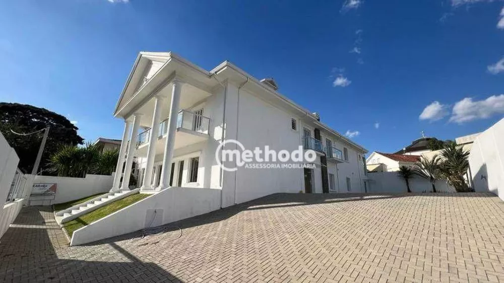 Casa à venda e aluguel com 6 quartos, 827m² - Foto 2