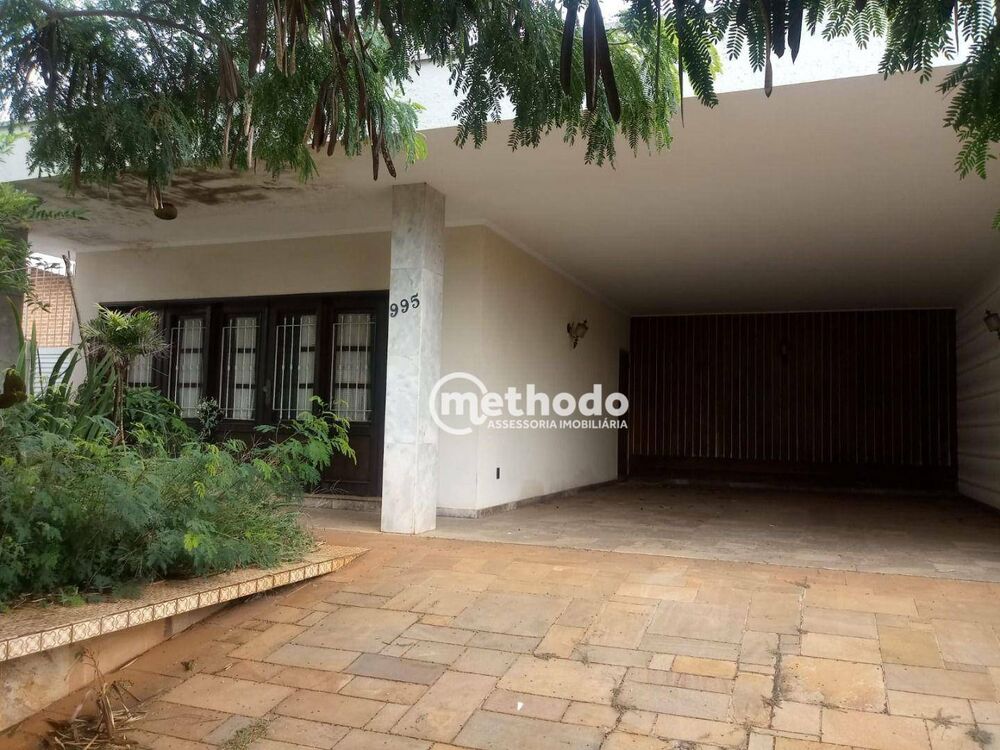 Casa à venda com 3 quartos, 274m² - Foto 1