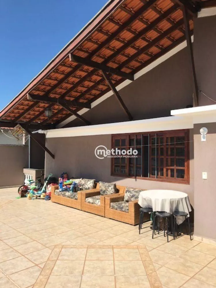 Casa à venda com 3 quartos, 217m² - Foto 3