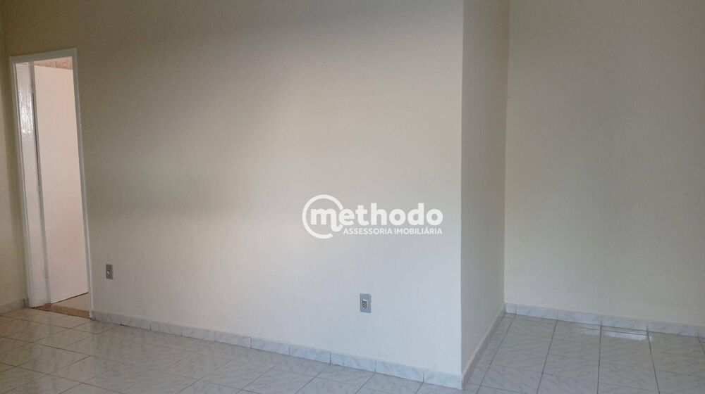 Casa à venda com 3 quartos, 185m² - Foto 1
