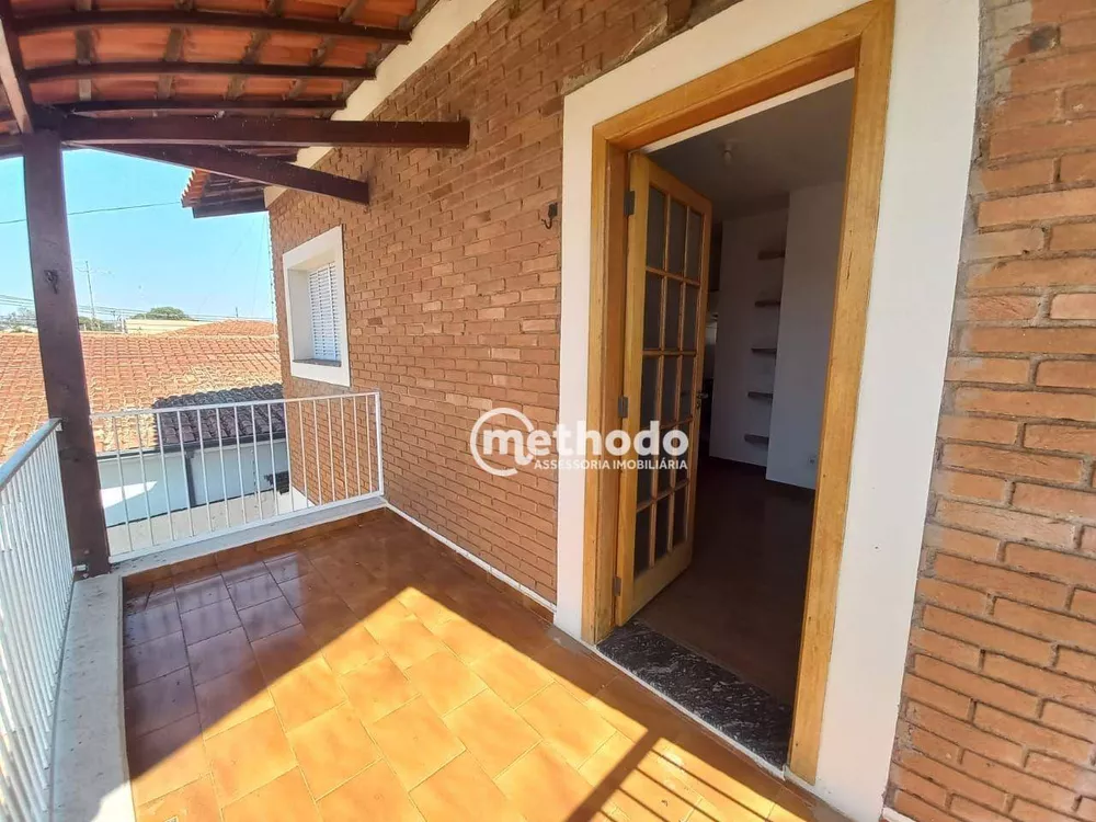 Casa à venda com 3 quartos, 199m² - Foto 1