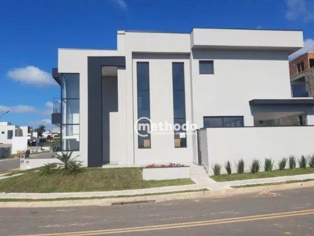 Casa de Condomínio à venda com 3 quartos, 247m² - Foto 2