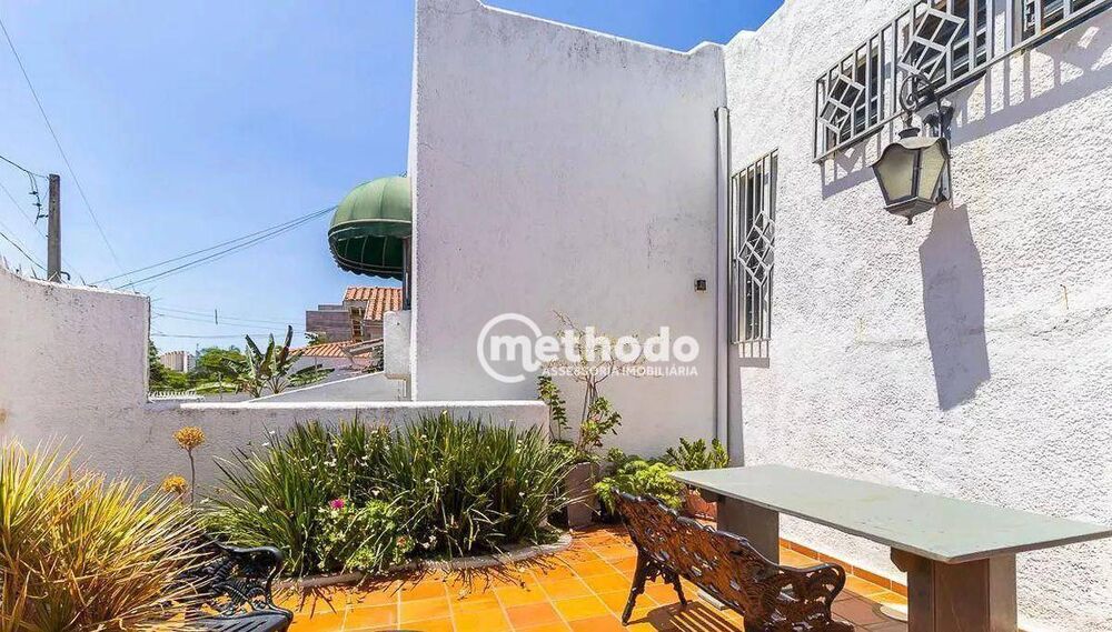 Casa à venda e aluguel com 3 quartos, 150m² - Foto 2