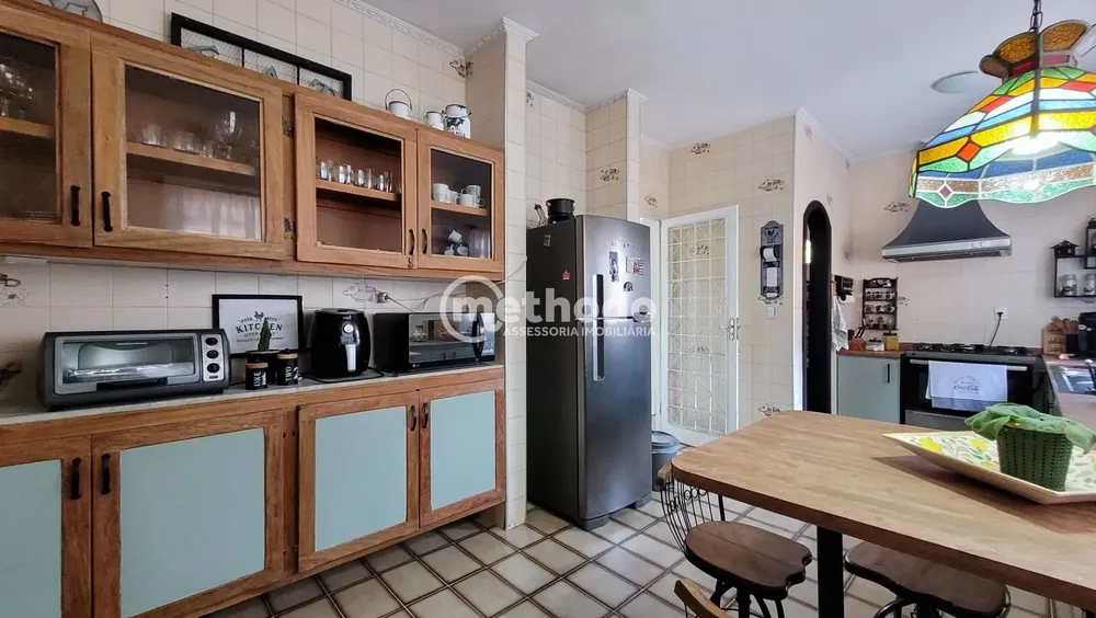Casa, 4 quartos, 235 m² - Foto 2