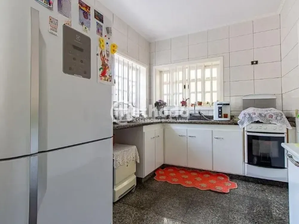 Casa, 4 quartos, 186 m² - Foto 1