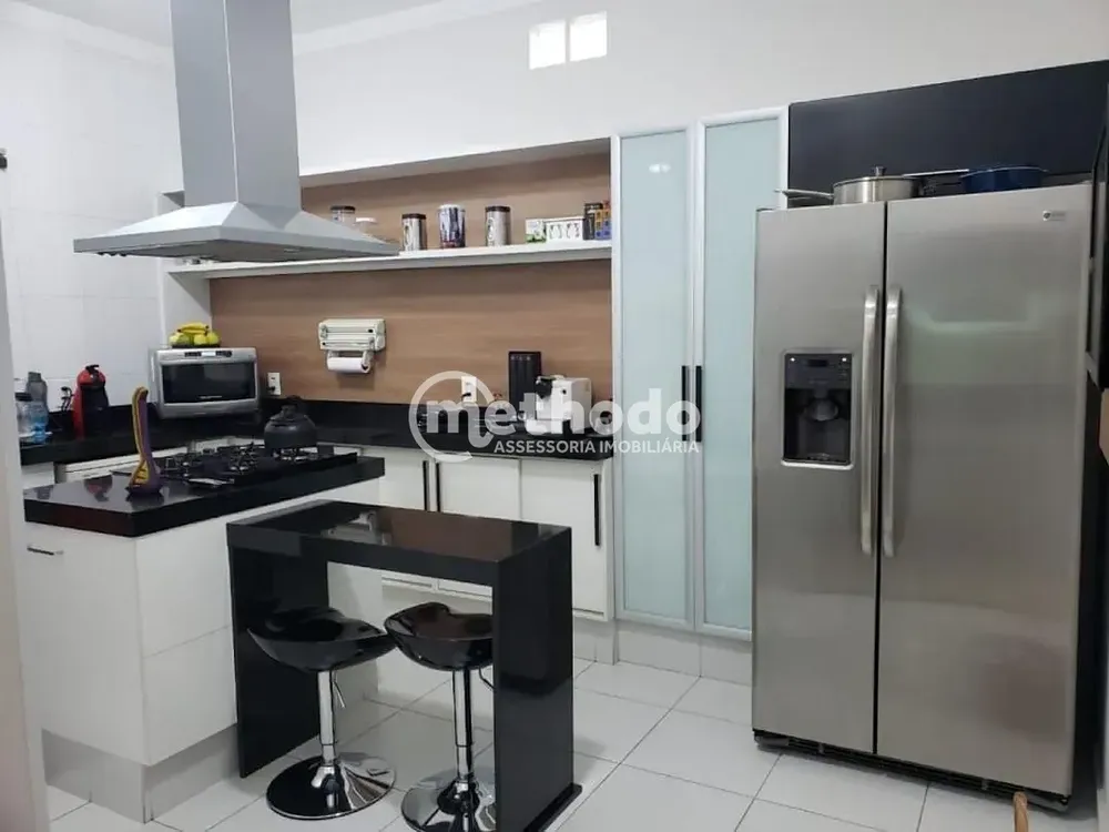 Casa, 3 quartos, 235 m² - Foto 1